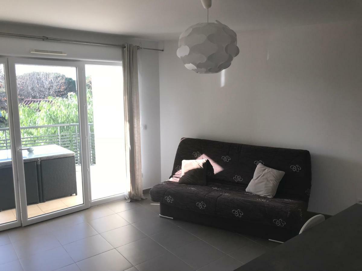 Appart' Au Port Apartment Frejus Exterior photo